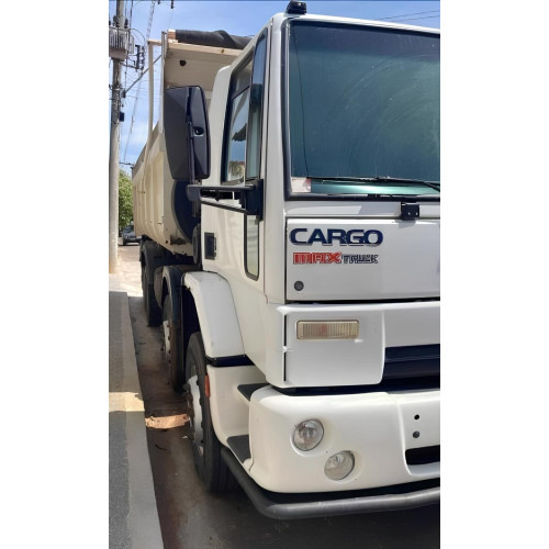Caminhão Ford Cargo 2428 ano 2011, 8x4, Bitruck, com caçamba de 14 ㎥, 438.000 Km
