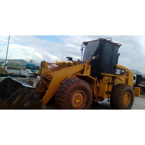 Pá Carregadeira Caterpillar 938H ano 2012 com 16.600 horas