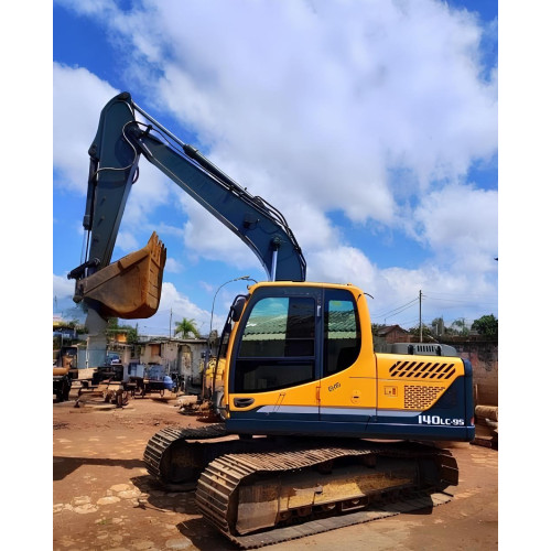 Escavadeira Hyundai 140 LC-9S ano 2020 com 8.600 horas