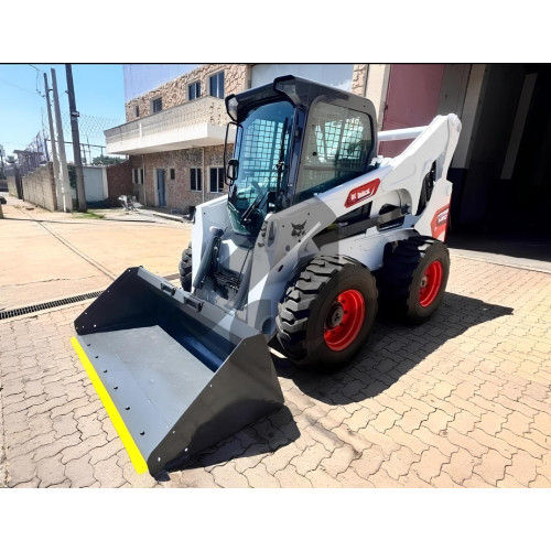 Mini Carregadeira Bobcat S850 ano 2011 com 5600 horas