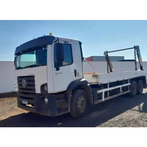 Caminhão Volkswagen VW 23.230 ano 2020, 6x2, com Poliguindaste duplo Grimaldi de 12T, 94.000 km