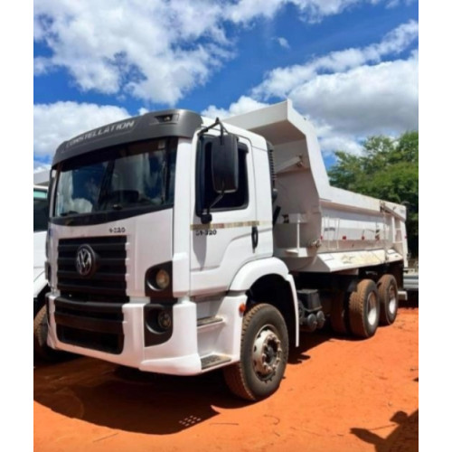 Caminhão Volkswagen VW 31-320 ano 2011, 6x4, com caçamba meia cana de 14 ㎥, 243.000 Km
