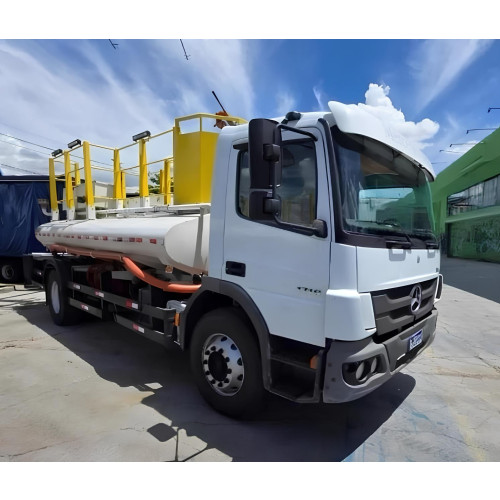 Caminhão Mercedes Benz MB 1719 Atego ano 2020 com Tanque Pipa Bombeiro completo de 8.000 litros