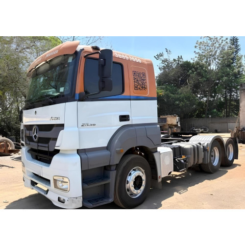 Caminhão Mercedes Benz MB Axor 2536 ano 2019, 6x4, cabine leito, automático, com ar condicionado
