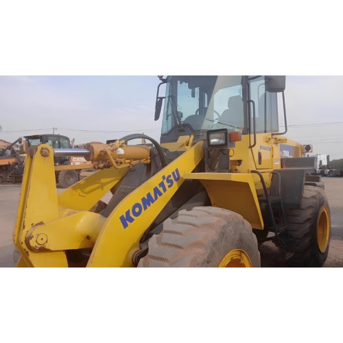 Pá Carregadeira Komatsu WA200 - ano 2018 com 5.570 horas