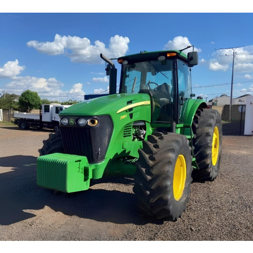 Trator John Deere 7230 ano 2021, 4x4, com 4200 horas