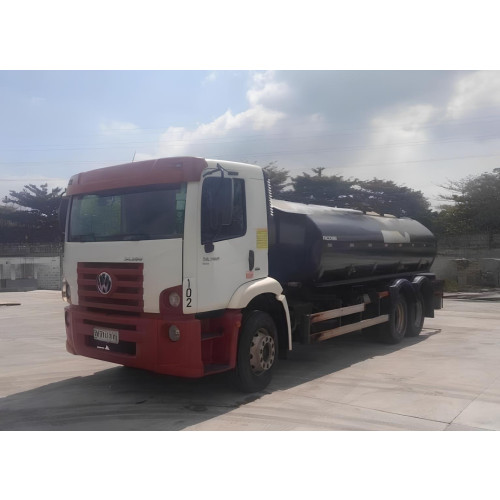 Caminhão Volkswagen VW 24.280 ano 2020, 6x2, com Tanque de combustível de 15.000 litros e 32.000 km