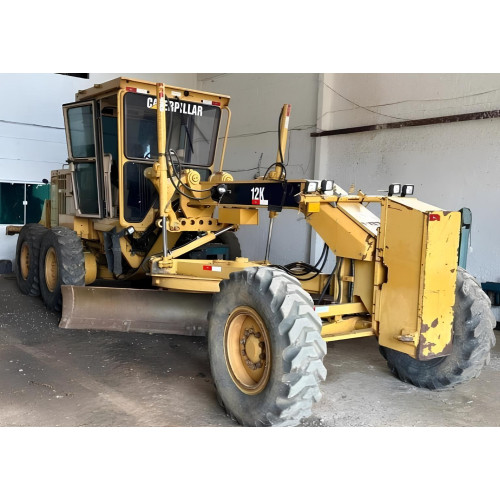 Motoniveladora Caterpillar 12K ano 2016 com 9.000 horas