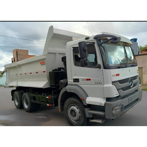 Caminhão Mercedes Benz MB 3131 ano 2020, 6x4, caçamba Rossetti de 14 ㎥, 80.000 Km