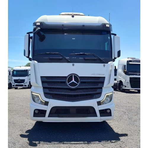 Caminhão Mercedes Benz MB Actros 2651 ano 2022, 6x4, automático, completo e média de 150.000 Km