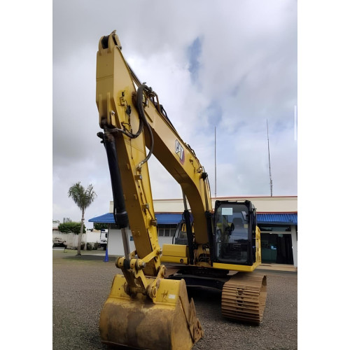 Escavadeira Caterpillar 320 ano 2022 com motor 6 cilindros e 5100 horas
