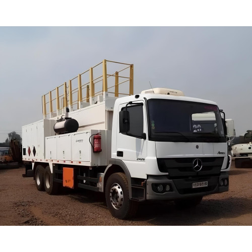 Caminhão Mercedes Benz MB 2426 ano 2022, 6x2, com Comboio completo, 35.500 Km