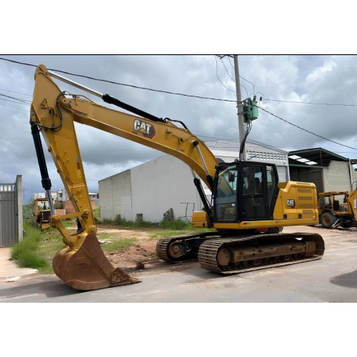 Escavadeira Caterpillar 320 ano 2022 com motor 6 cilindros e 5.800 horas
