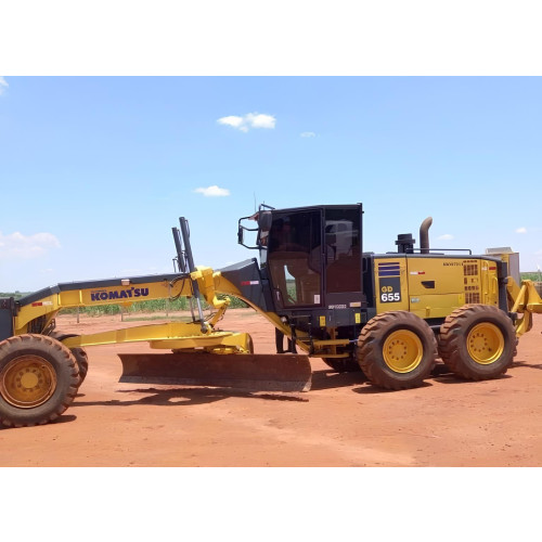 Motoniveladora Komatsu GD655 ano 2021 com 5800 horas