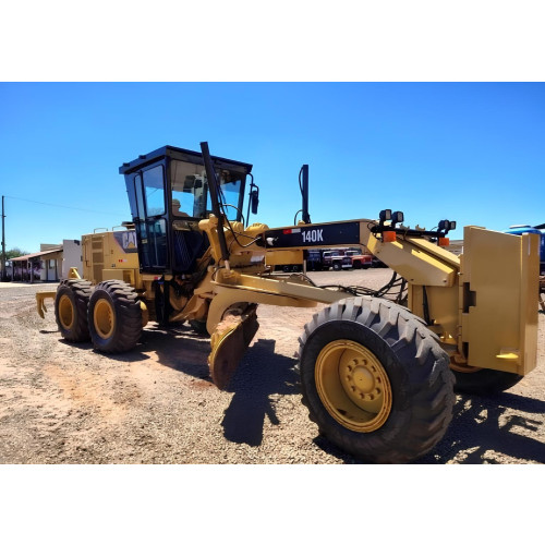 Motoniveladora Caterpillar 140K ano 2018 com 4500 horas