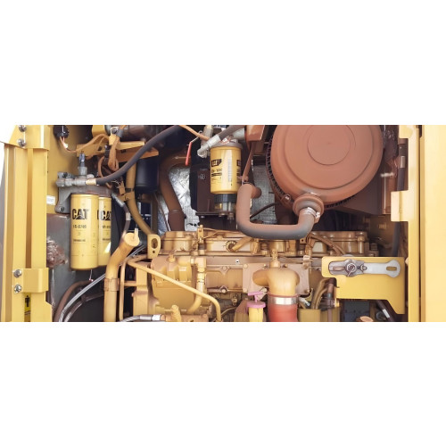 Motoniveladora Caterpillar 140K ano 2019 com média de 4000 horas