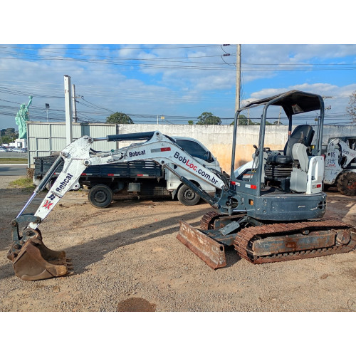Mini Escavadeira Bobcat E26 2014 Esteira de Aço - 8.600 horas