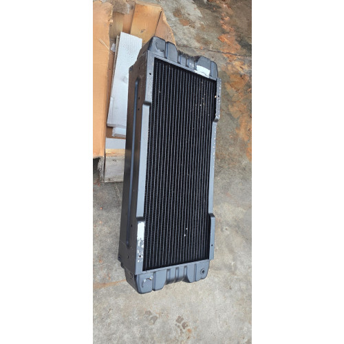 Radiador Bobcat GENUÍNO 6736362 - NOVO na caixa - 553, S130, T140
