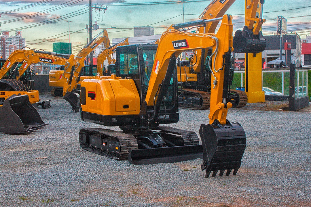 Escavadeira de 6T - FR60F 