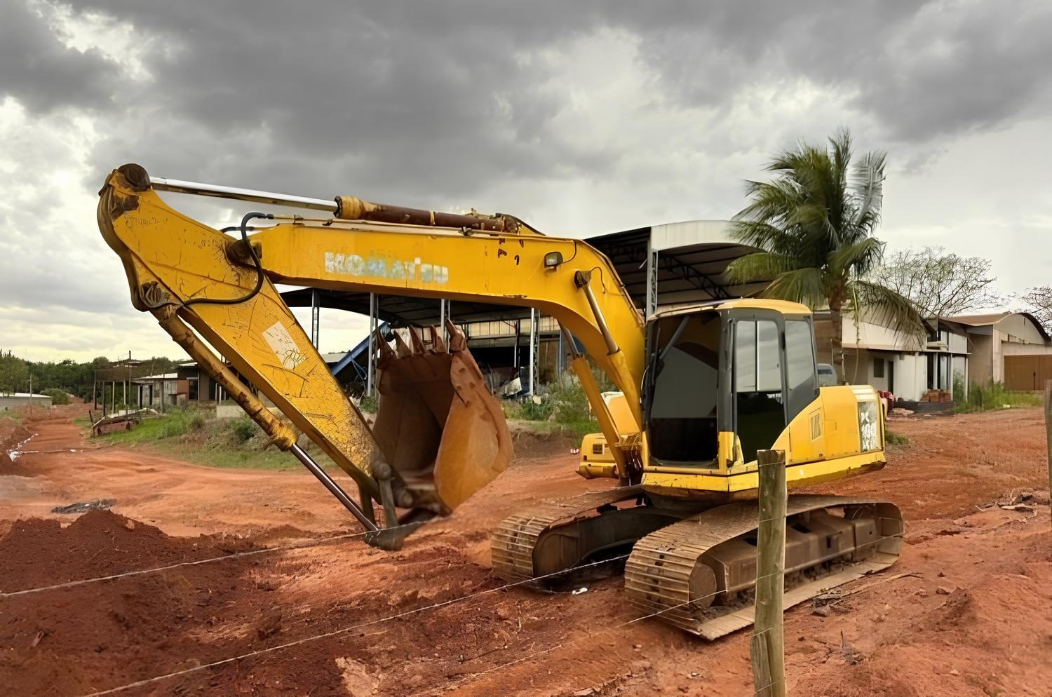 Escavadeira Komatsu PC160 - ano 2008 - com ar condicionado
