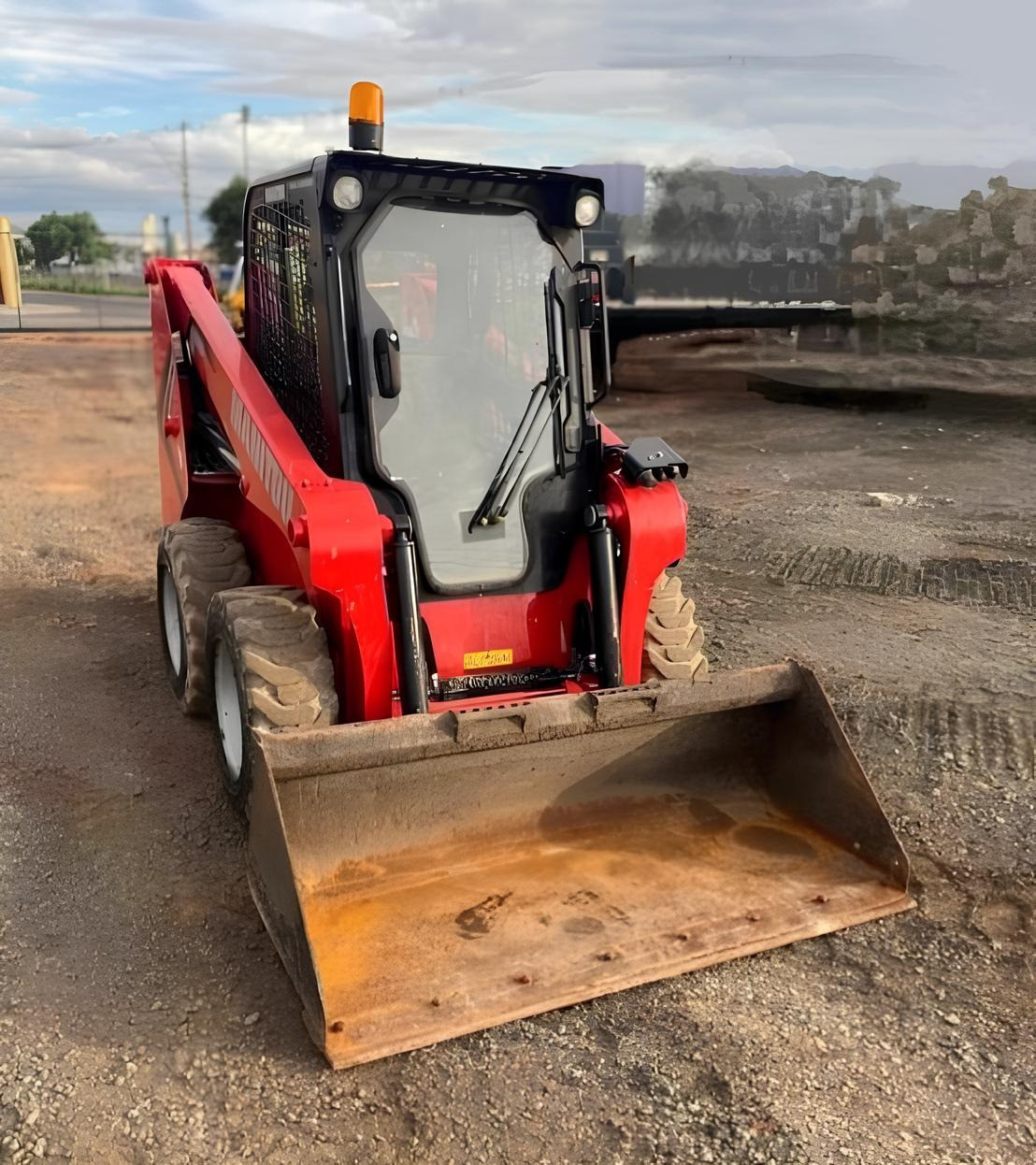 Mini Carregadeira Manitou 1650R - ano 2022 - com 770 horas