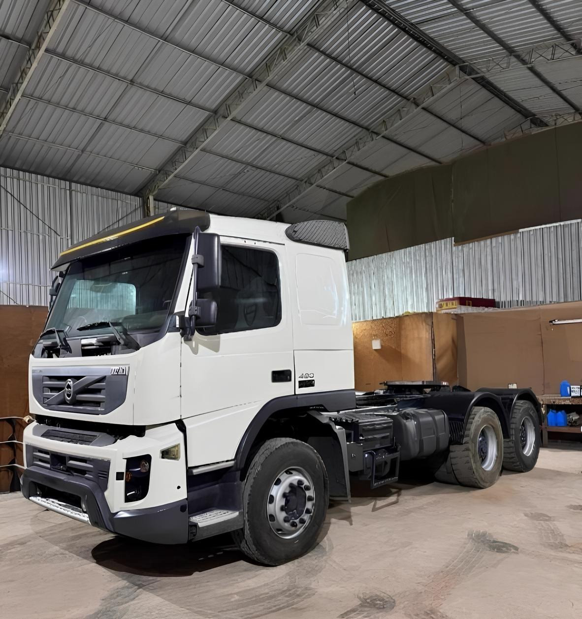 Caminhão Volvo FMX 480 - ano 2011 - 6x4 - cavalo mecânico