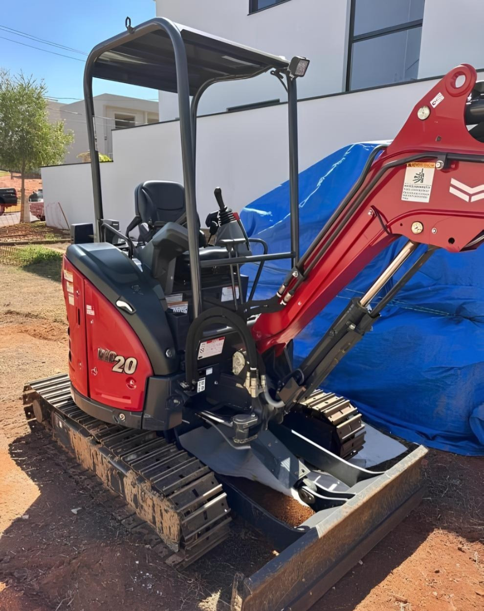Miniescavadeira Yanmar VIO20 ano 2024 com 800 horas