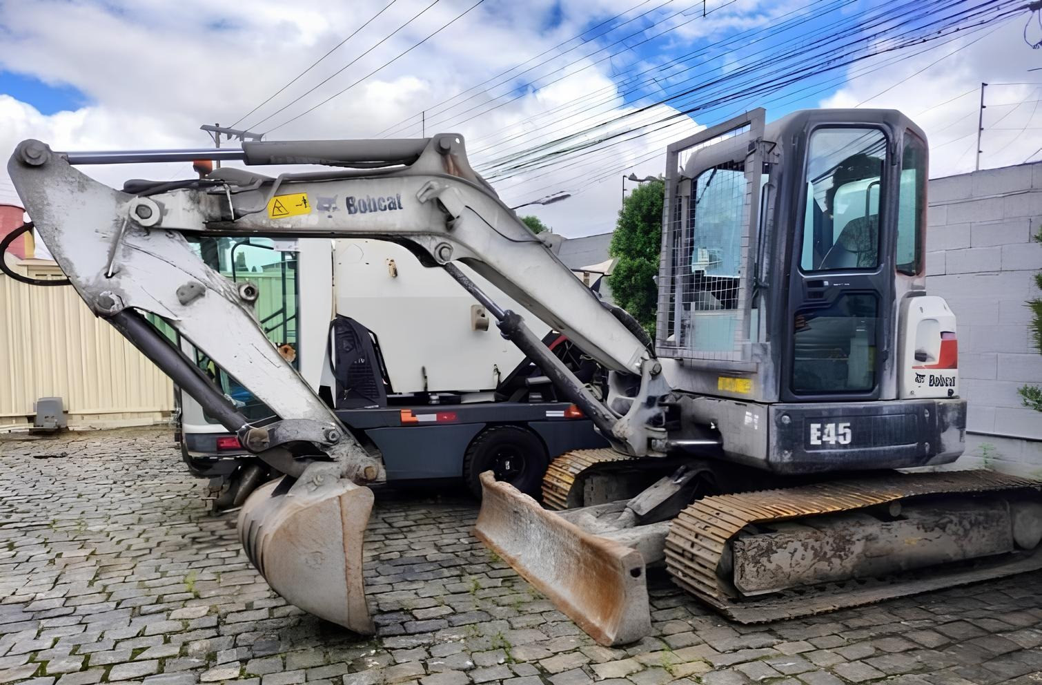 Mini Escavadeira Bobcat E45 ano 2021 com ar condicionado, 730 horas