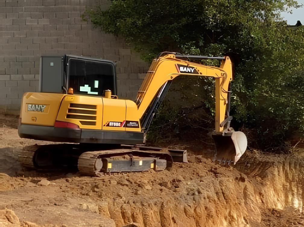 Escavadeira Sany SY55C ano 2023 com 700 horas