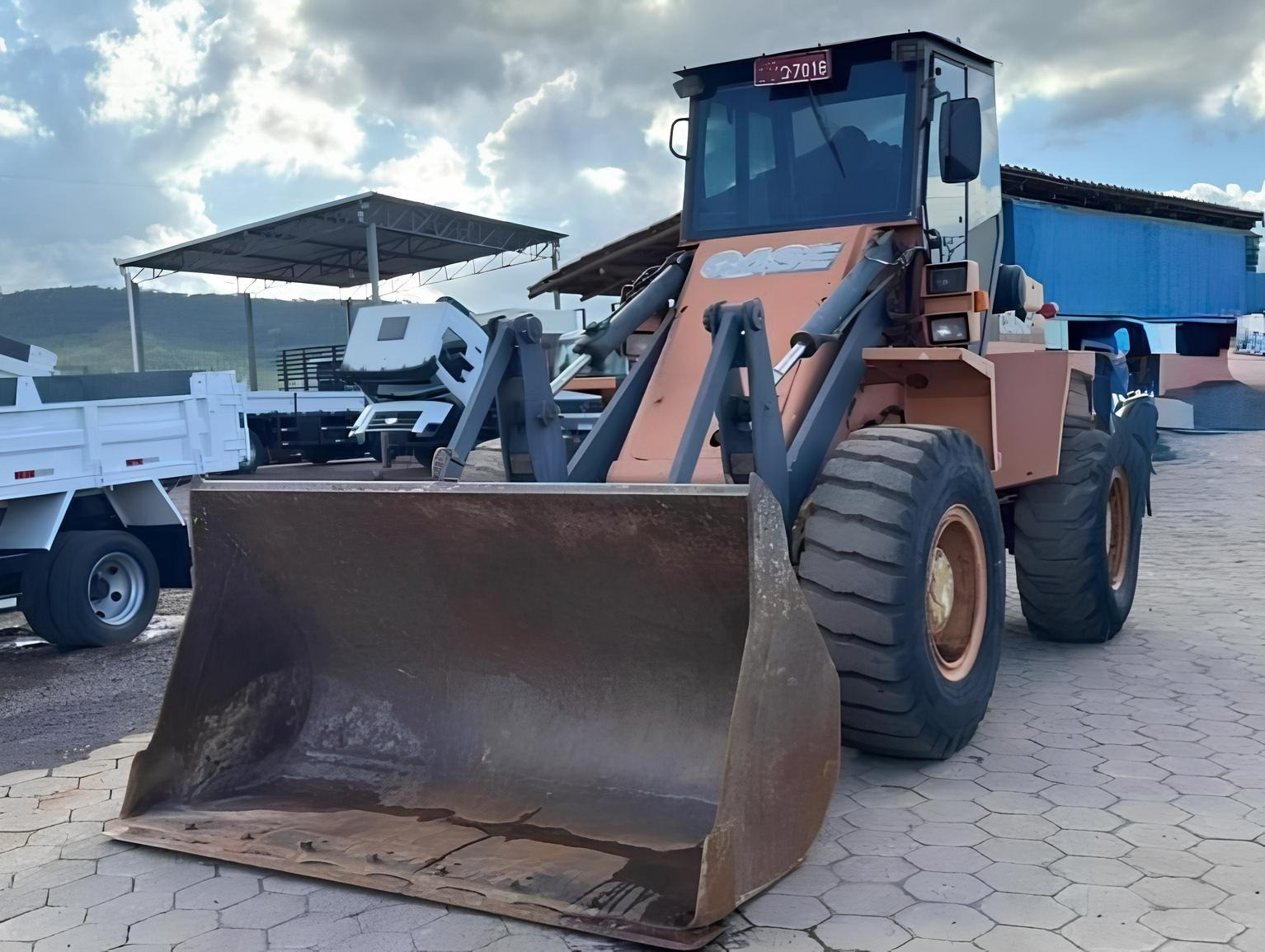 Pá Carregadeira Case W20 ano 2007 com 14.000 horas