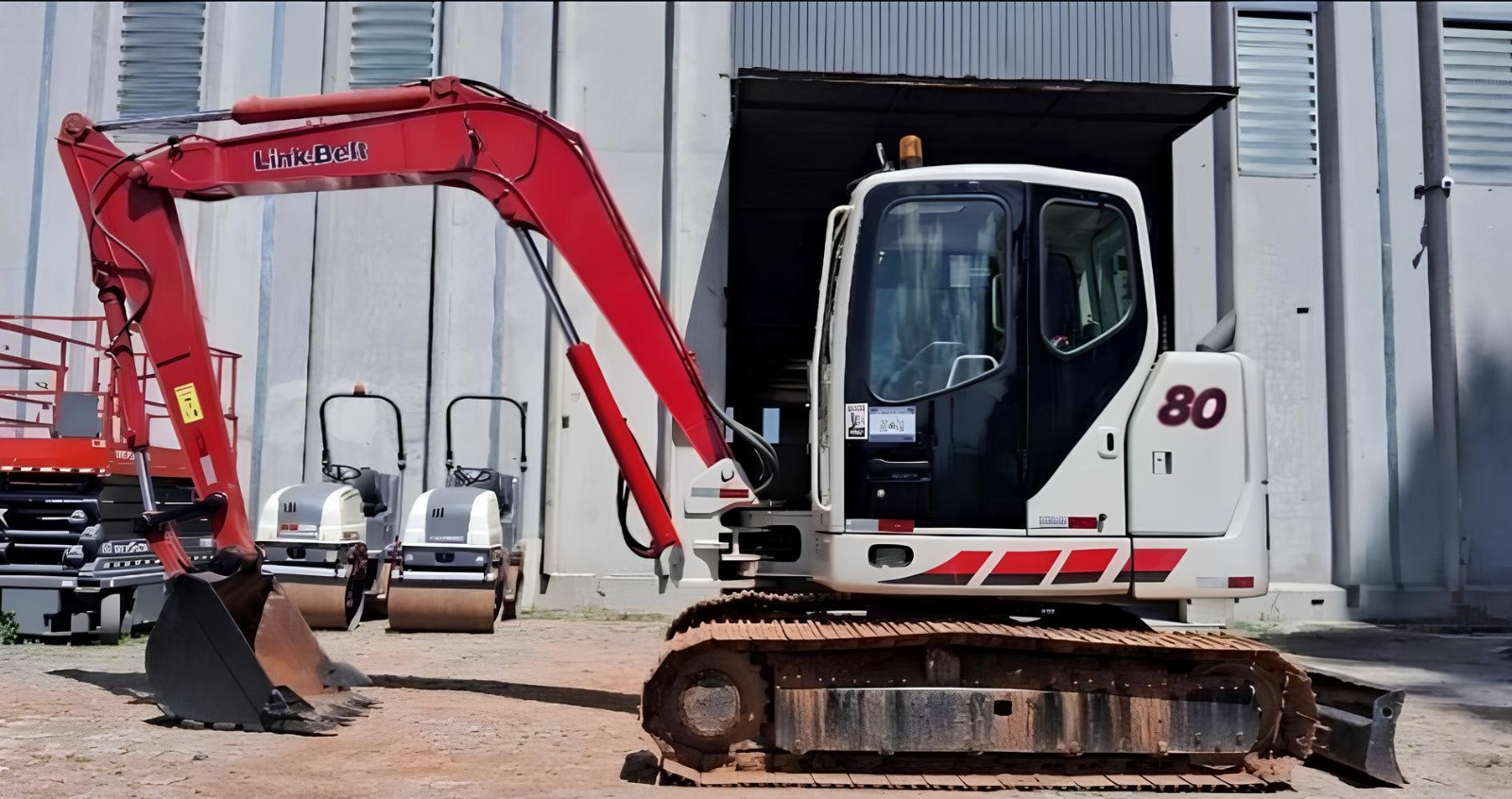 Escavadeira Link-Belt 80 SA ano 2019 com 3.500 horas, ar condicionado
