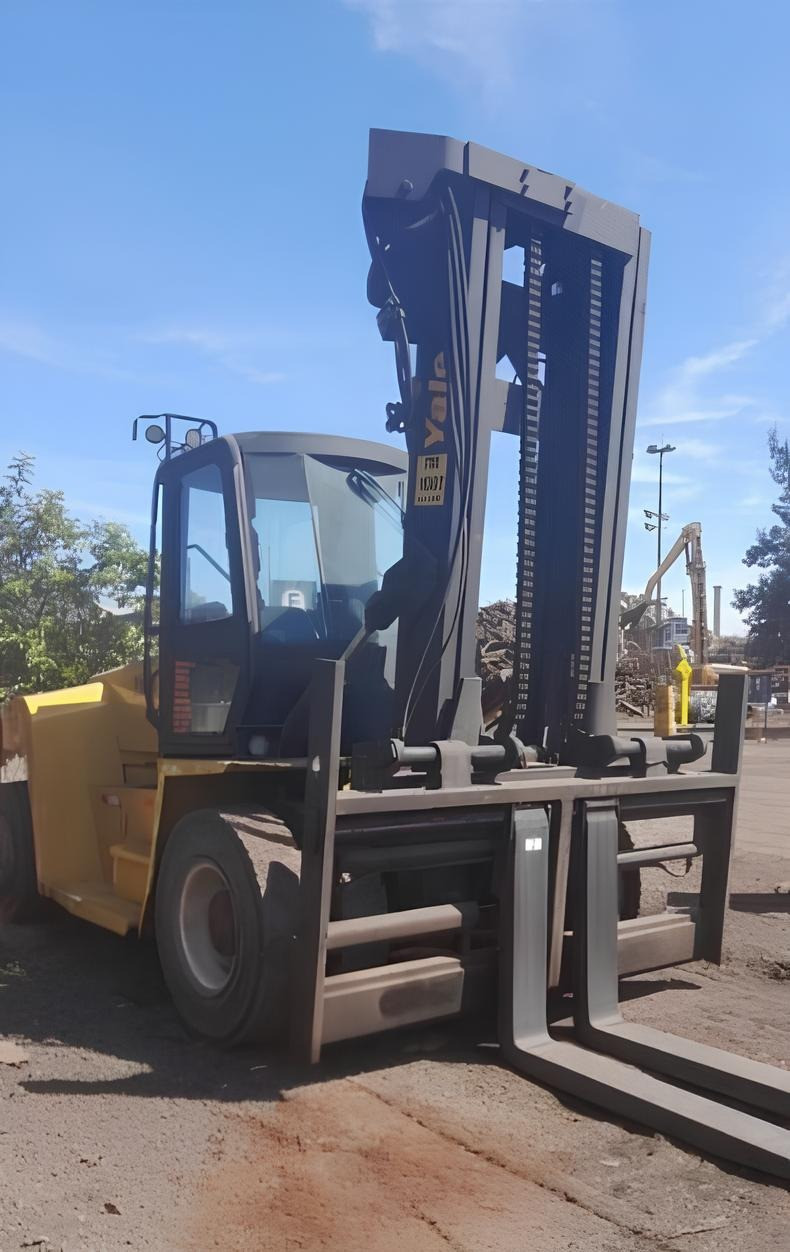 Empilhadeira Yale 330VX - ano 2011 para 16 toneladas, com 28.700 horas