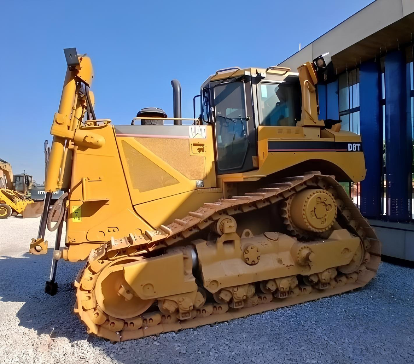 Trator de Esteira Caterpillar D8T ano 2007 com 16.950 horas, ar condicionado
