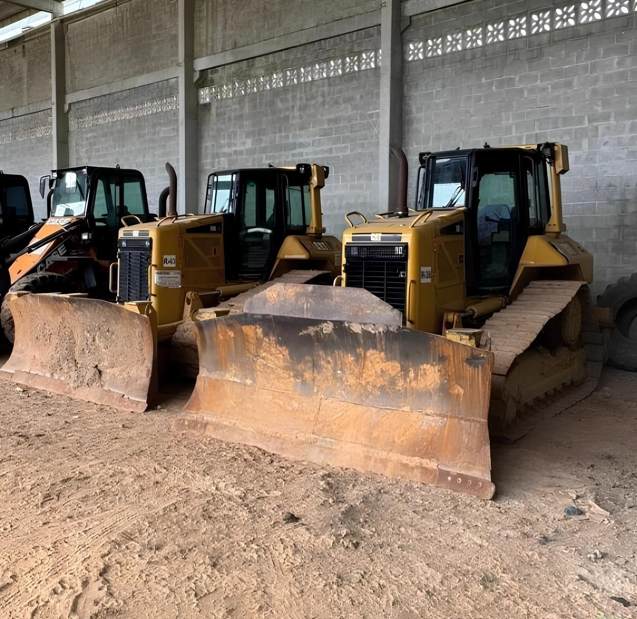 Trator de Esteira Caterpillar D6N XL ano 2012 com 8000 horas