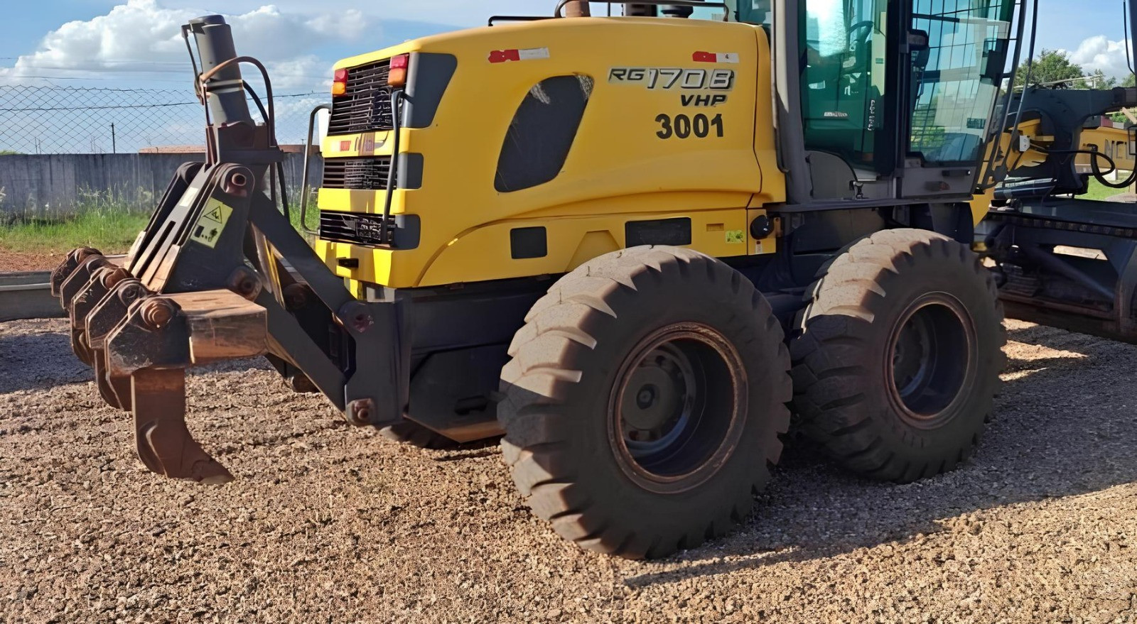 Motoniveladora New Holland RG 170B ano 2020 com 7.900 horas