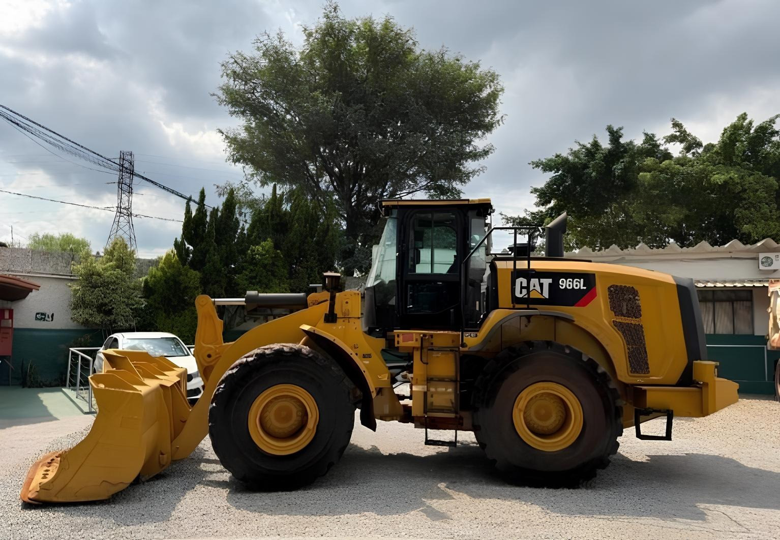 Pá Carregadeira Caterpillar 966L ano 2019 com 15.000 horas