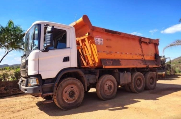 Caminhão Scania G500 XT ano 2022, 8x4, Bitruck, com caçamba de 22 ㎥, 99.300 Km