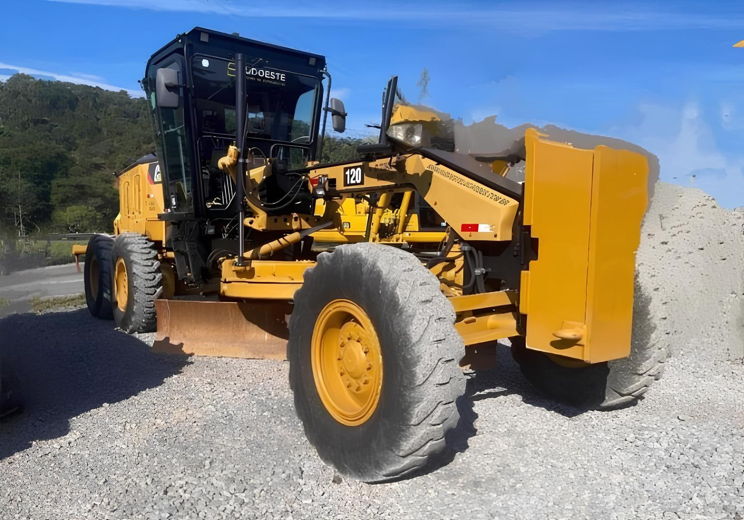 Motoniveladora Caterpillar 120 ano 2019 com 7.500 horas