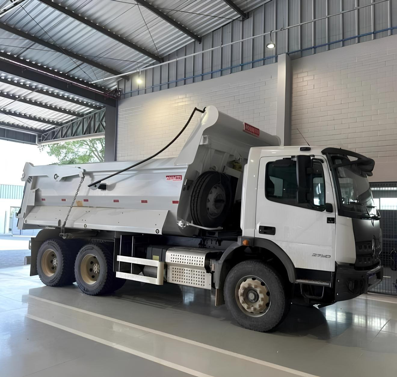 Caminhão Mercedes Benz MB Axor 2730 ano 2024, 6x4, 0 km, sem uso