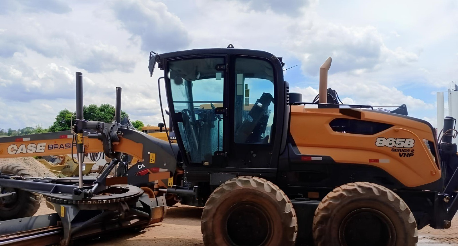 Motoniveladora Case 865B ano 2023 com 2455 horas