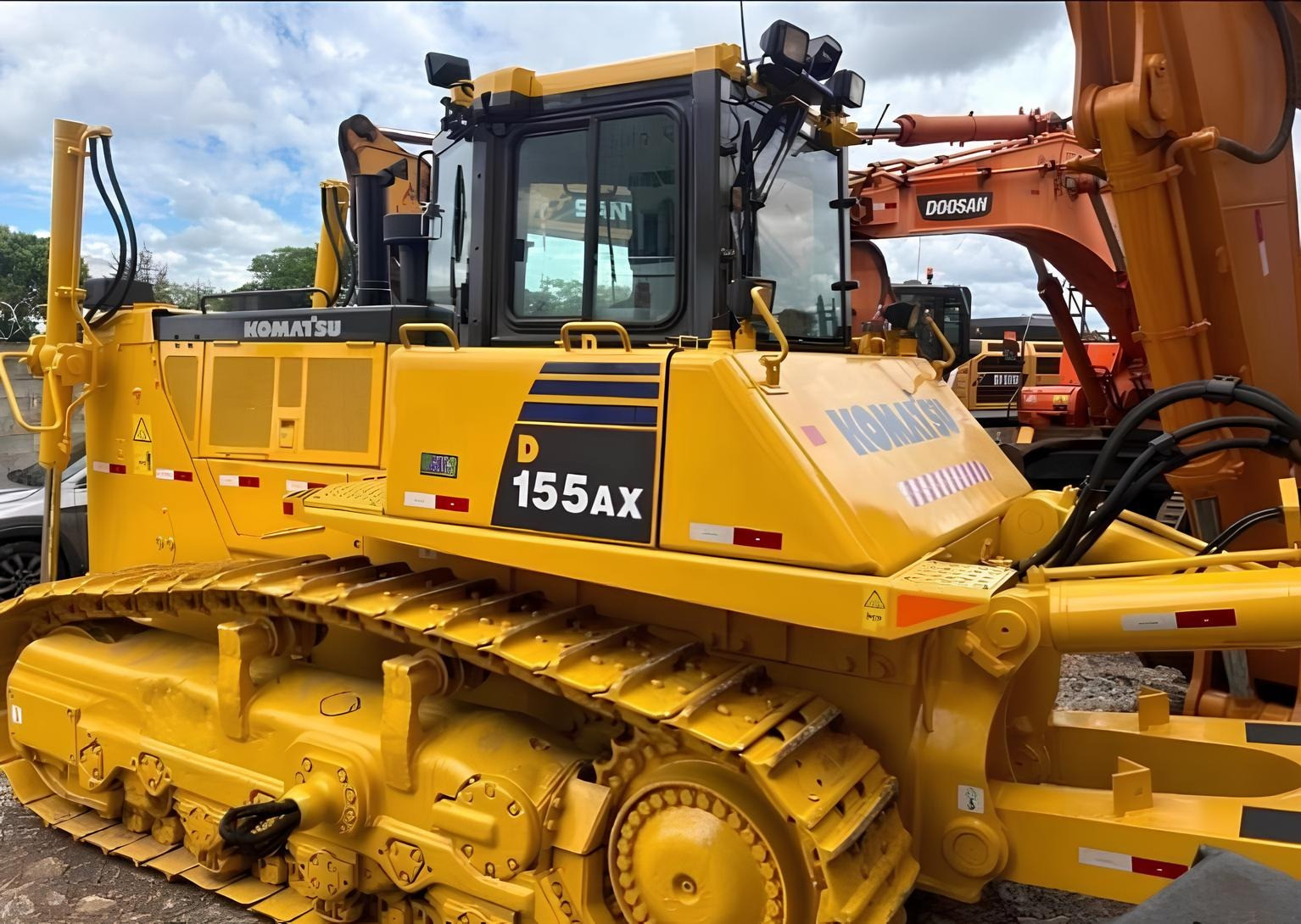 Trator de Esteira komatsu D155AX ano 2020 com 7000 horas