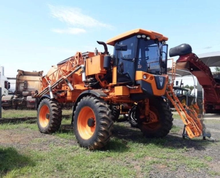 Pulverizador Jacto NPK 3030 Uniport ano 2018, 4x4, com 10.800 horas