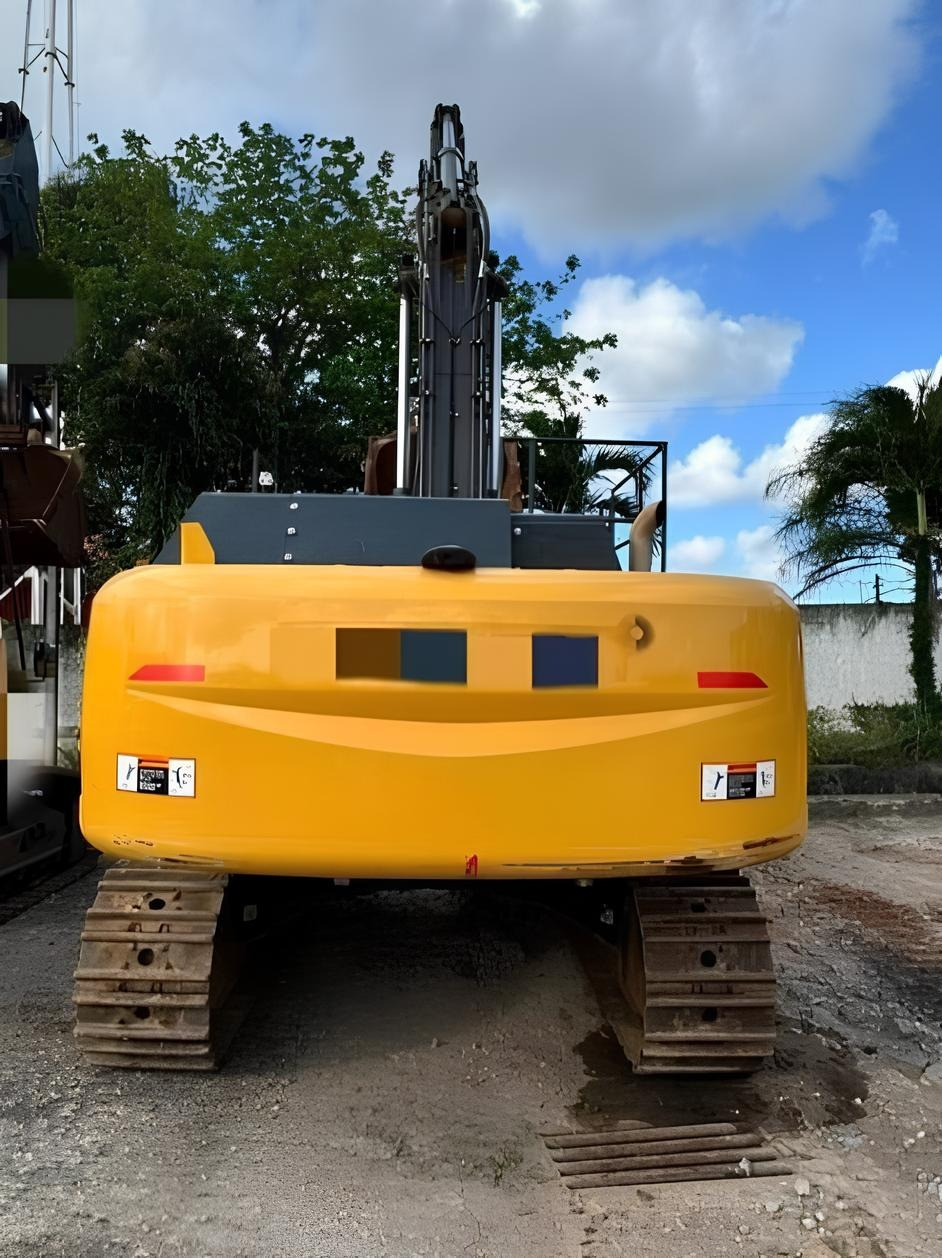 Escavadeira John Deere 350G LC ano 2023 com 1750 horas