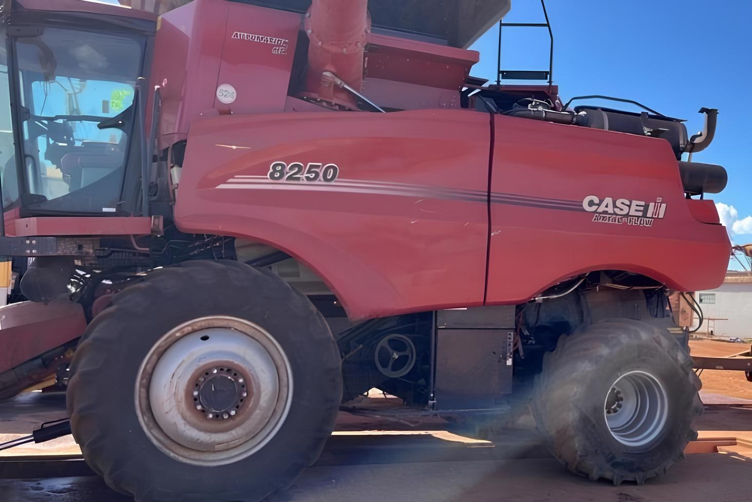 Colheitadeira Case 8250 ano 2022 com 1.660 horas