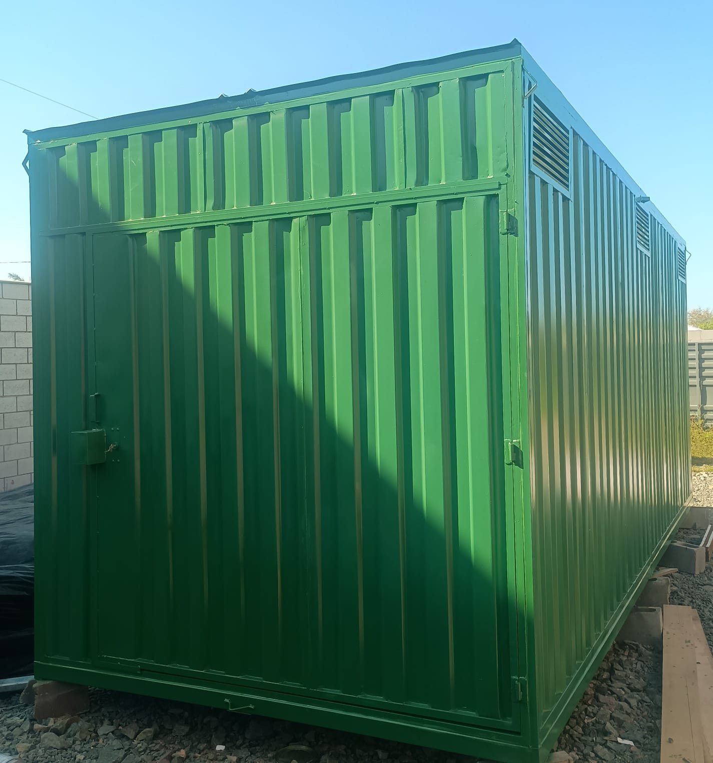 CONTAINER INSUMOS 6 METROS